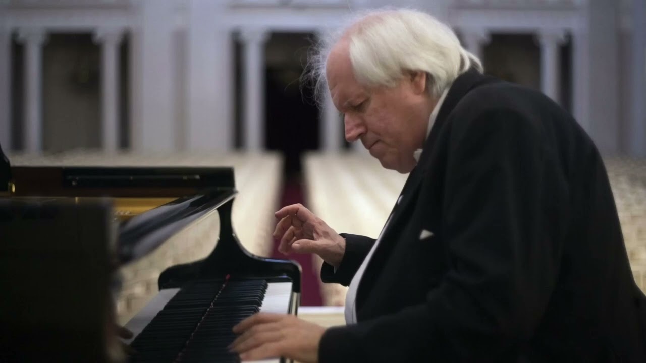 Grigory Sokolov - Mozart Fantasia in C minor, K.475 (Bad Kissingen 2001)