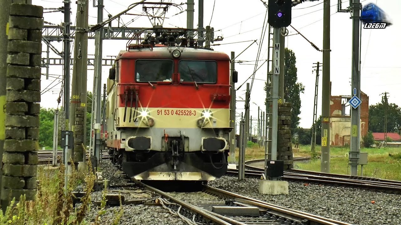 Franțuzoaica BB25500 425528-3&Marfar Rail Force Freight Train in Gara Curtici Station 25 August 2020