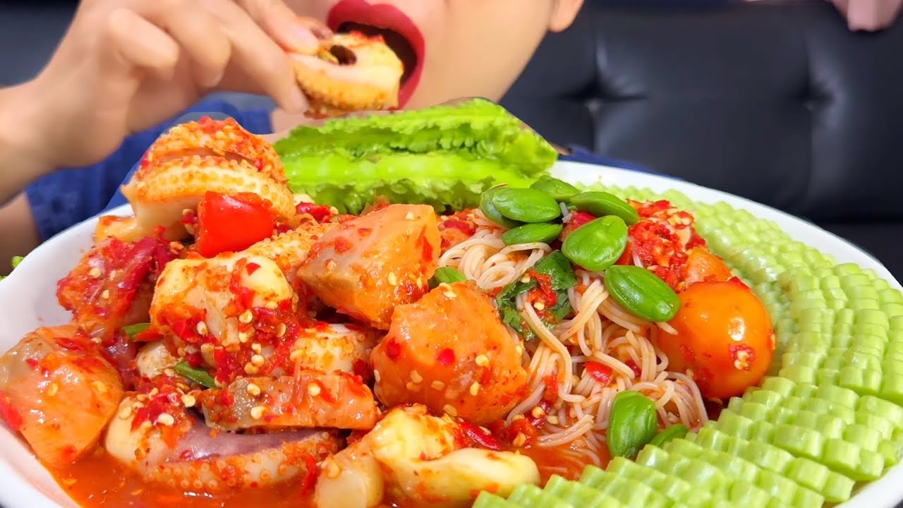 Thaifood ASMR ซั่วขนมจีน หนวดปลาหมึก ทั้งเผ็ดทั้งนัว Sua Khanom Jeen,Squid Tentacle MUKBANG show
