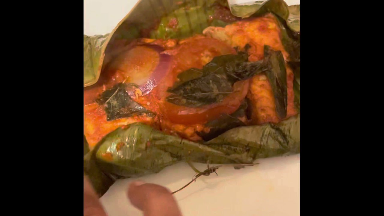 Meen pollichath/ Fish in banana leaf wrap