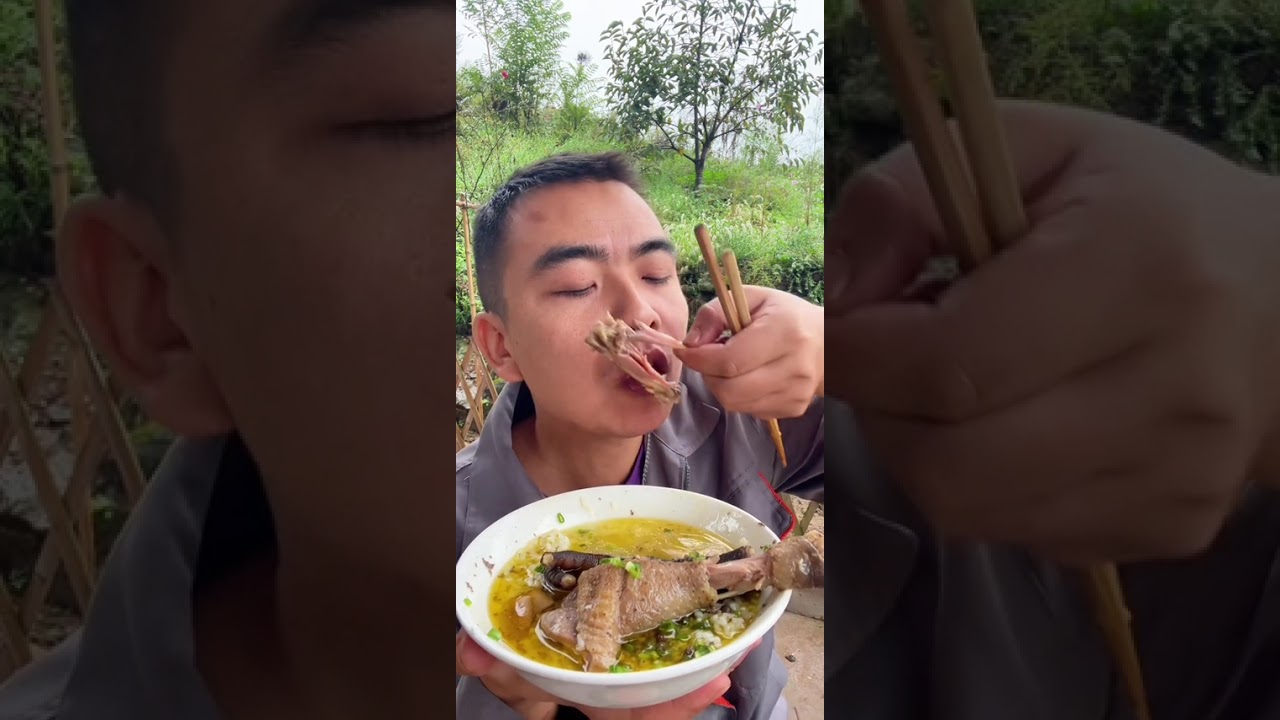 兄弟姐妹们 吃饭哦 今天吃鸡肉 简简单单又是一餐#抖音美食推荐官 #抖音美食 #普通的饭菜都是家的味道 @DOU+小助手