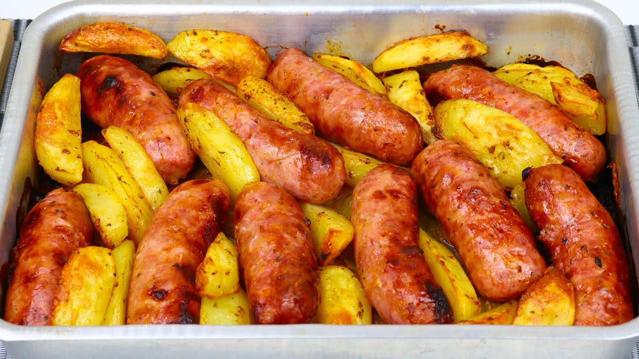 LINGUIÇA ASSADA COM BATATA NO FORNO - A melhor combinação para ALMOÇO FÁCIL!