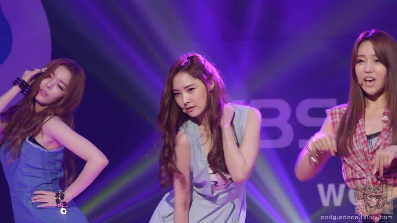 130729 국제방송 60주년특집 공개방송 달샤벳 내 다리를 봐 (우희) by ace