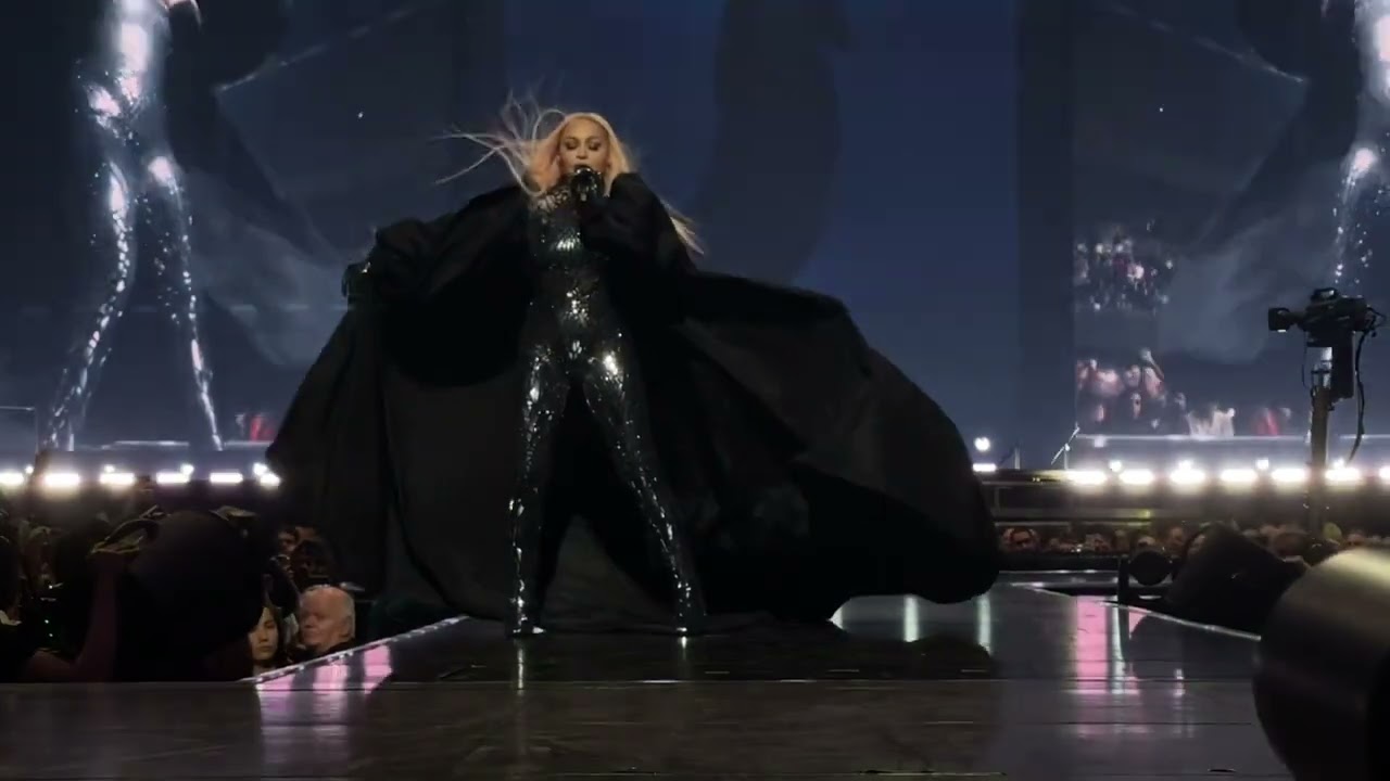 Madonna - Rain -Celebration tour Amsterdam (front row) - 1st December 23