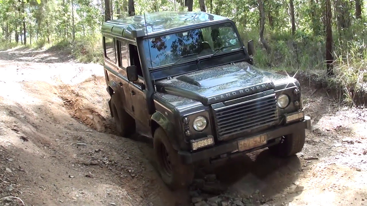 Toyota Landcruiser VS Landrover Defender Offroad 4x4 challenge