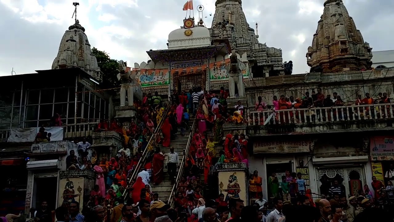 Jal-Jhulni Ekadashi 2018
In Udaipur. : Vineet Soneji