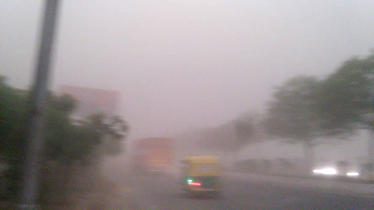 SAND STORM IN NOIDA ...