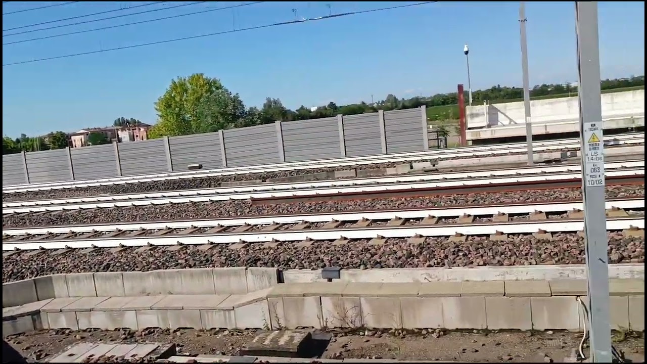 Sono sopra alla stazione AV mediopadana di Reggio Emilia 