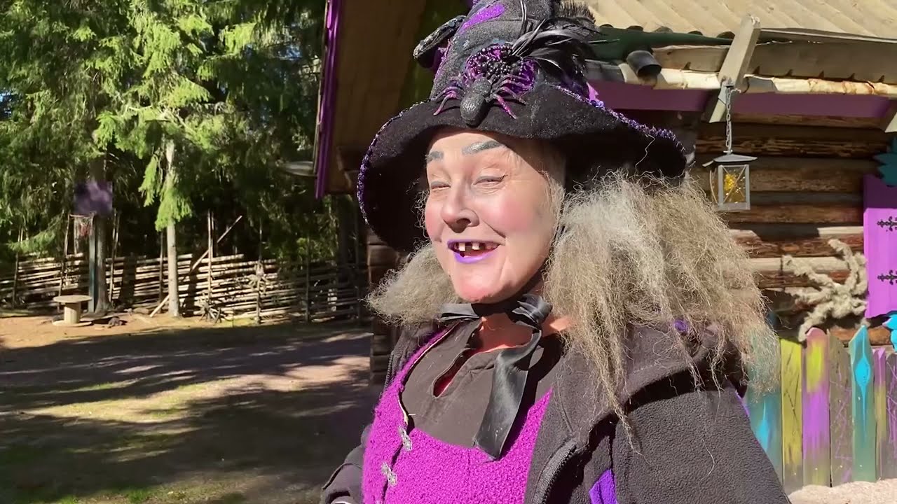Häxan trollar fram pynt till Spöklovet 2020🧙‍♀️