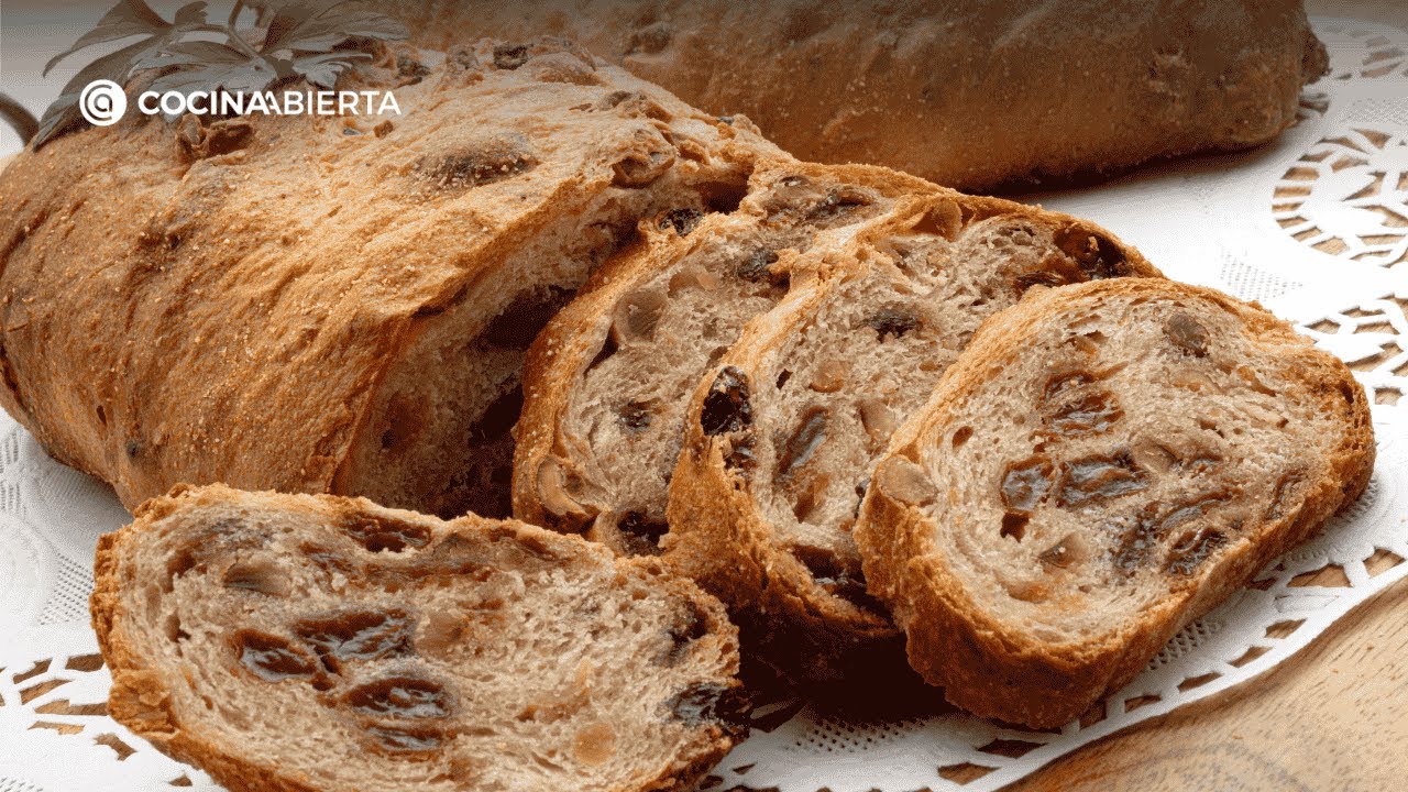 Pan de avellana, miel y pasas de Joseba Arguiñano: tierno, aromático y crujiente 🍯🥖