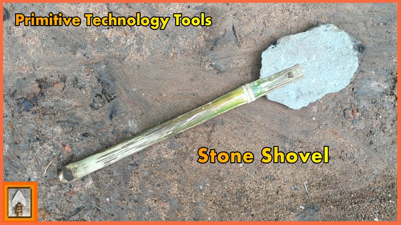 Building small a Stone Shovel bye hand of Farm equipment this is of ancient people in the forest