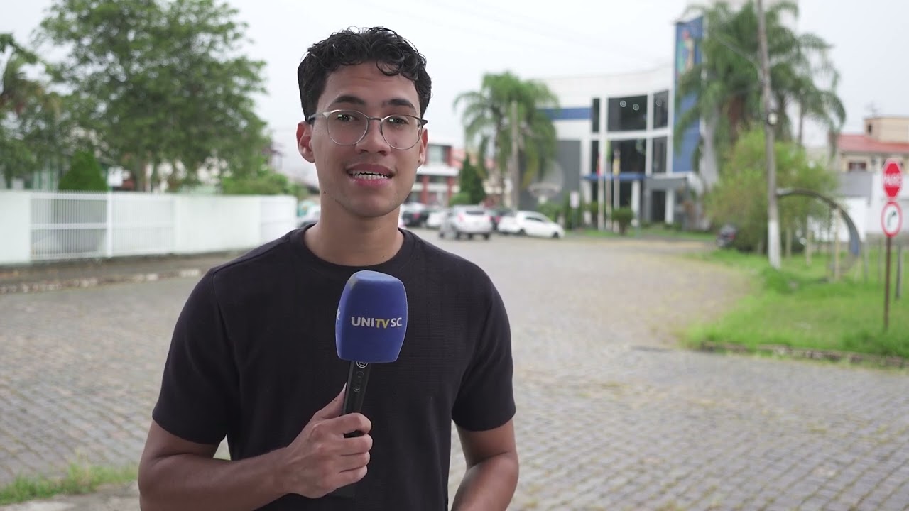 C&acirc;mara de Capivari de Baixo aprova relat&oacute;rio da CEI do desfile de Sete de Setembro