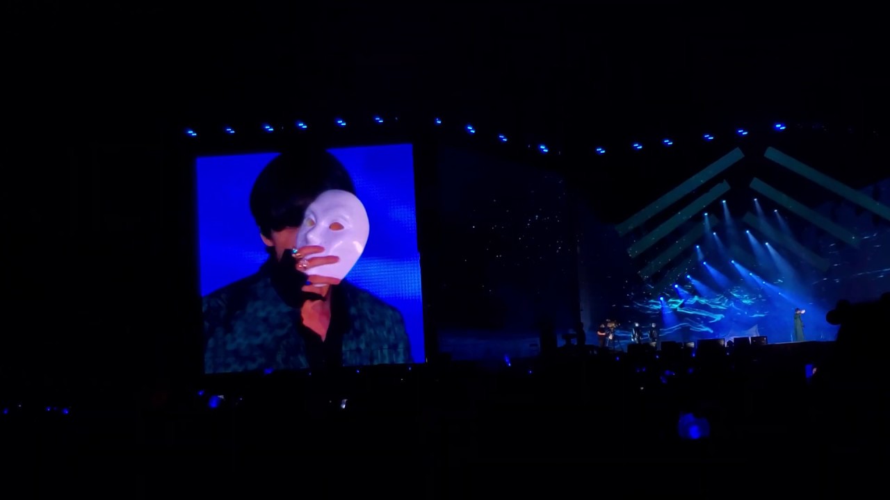 [4K] BTS - SINGULARITY [V SOLO] (SPEAK YOURSELF TOUR ROSE BOWL DAY 1 LA 190504) FANCAM