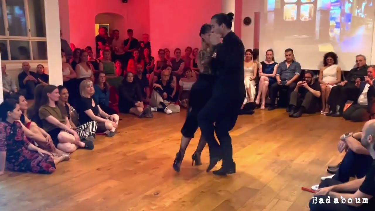 Indira Hiayes and Rodrigo Palacios performing to Pugliese A Mis Compañeros in Badaboum