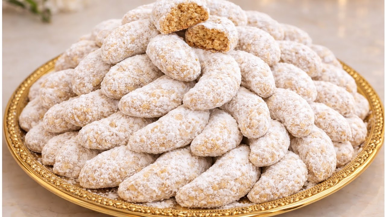 معشوقة الجماهير حلوة الهلال بدون بيض او خميرة اقتصادية كتعطي كمية وفيرة ومذاقها مميز وكتجي هشيشة