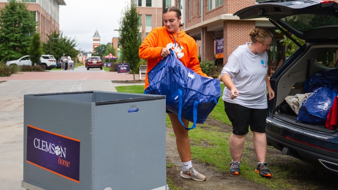 Tiger Family Tips: Preparing for Residence Hall Move-In