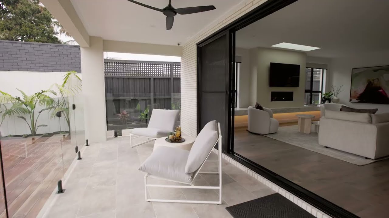 Knock Down Rebuild Inspiration: Freshwater Show Home in Melbourne South East by G.J. Gardner Homes