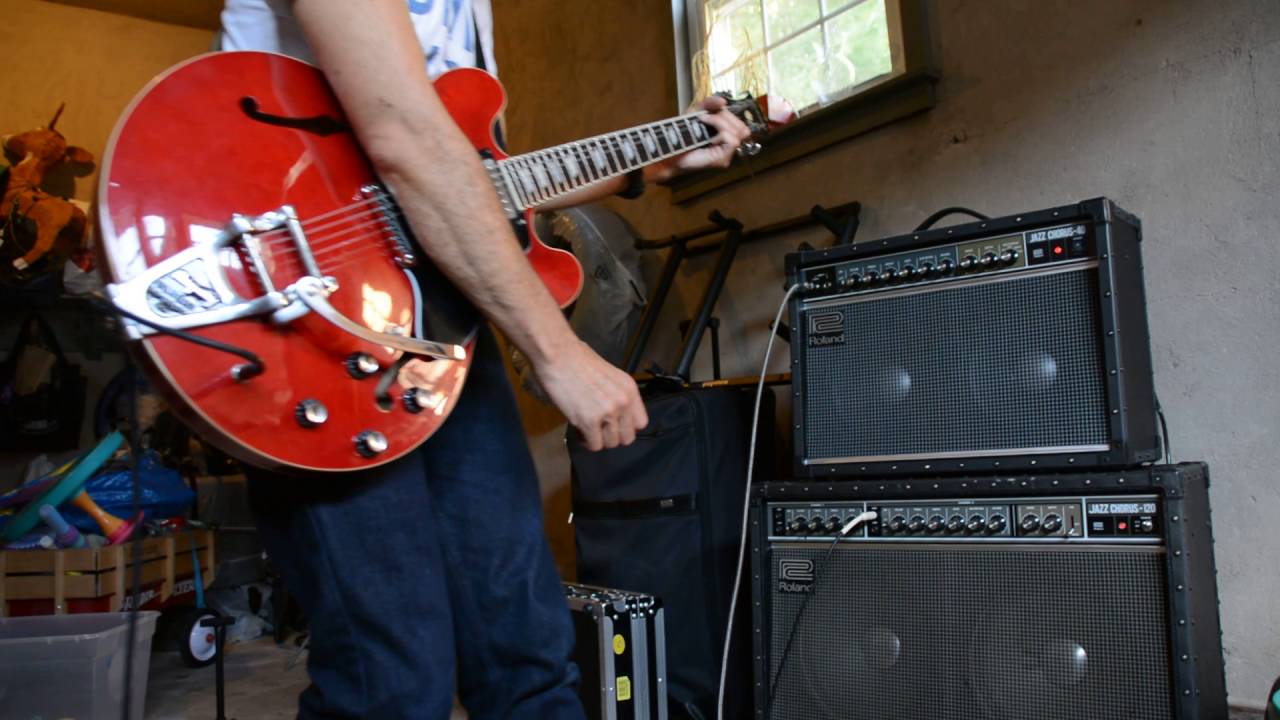 Roland JC-40 vs JC-120 Amp Shoot Out