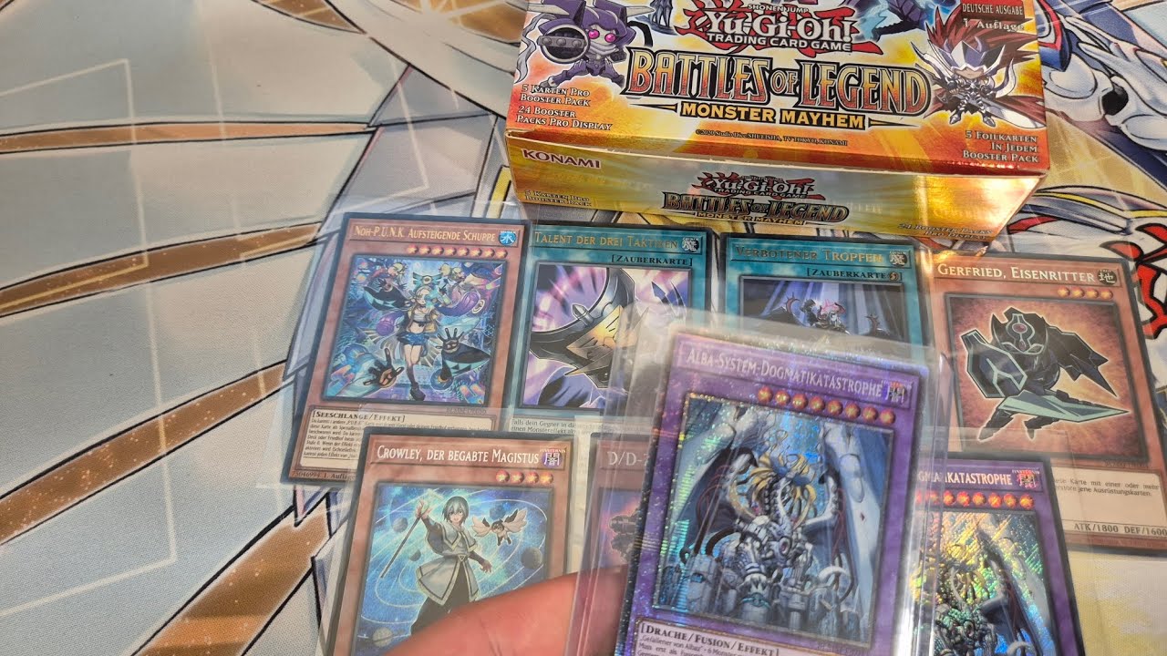 Display Opening of Battles of Legend: Monster Mayhem - we're pulling another Starlight Rare