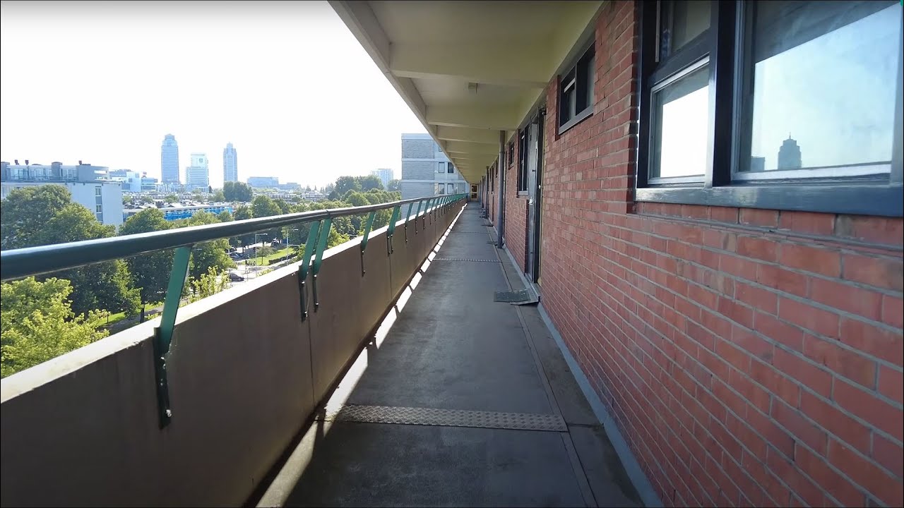 Het Rivierenhuis aan de President Kennedylaan in Amsterdam-Zuid
