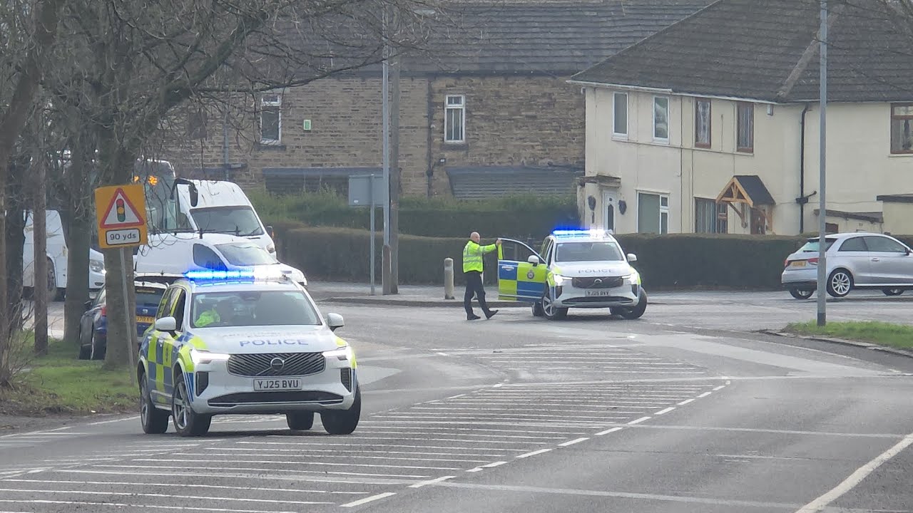 Volvo police power in the uk / Escort vehicle for crossing abnormal load heavy machinery wth til end