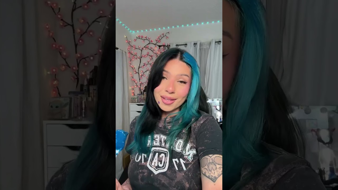 These aquamarine waves are doing all the talking!! 💙🌊 Who&rsquo;s falling for @Kreepyyy_ gorgeous locks?
