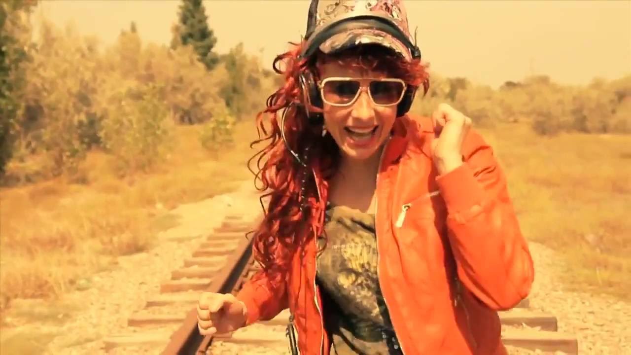 ТРЕШ!Бабка жжёт! Алла Медведева -Баба Ягодка