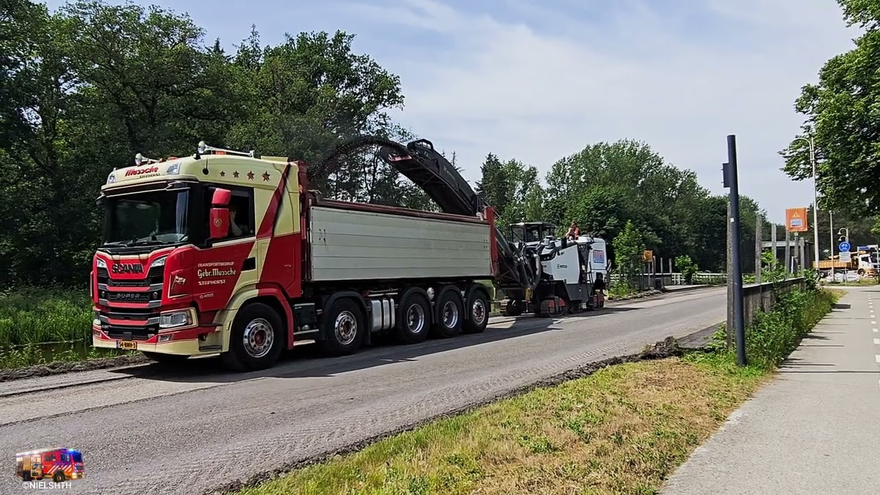 Wegwerkzaamheden N919 Veenhuizen  - Asfaltfrezen