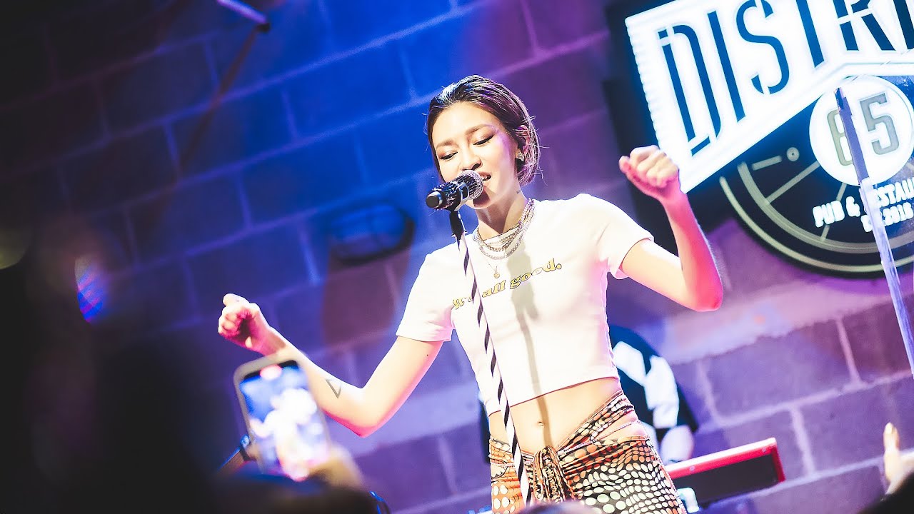 Klear จะรักหรือจะร้าย+เล่นของสูง  @District65 Phitsanulok