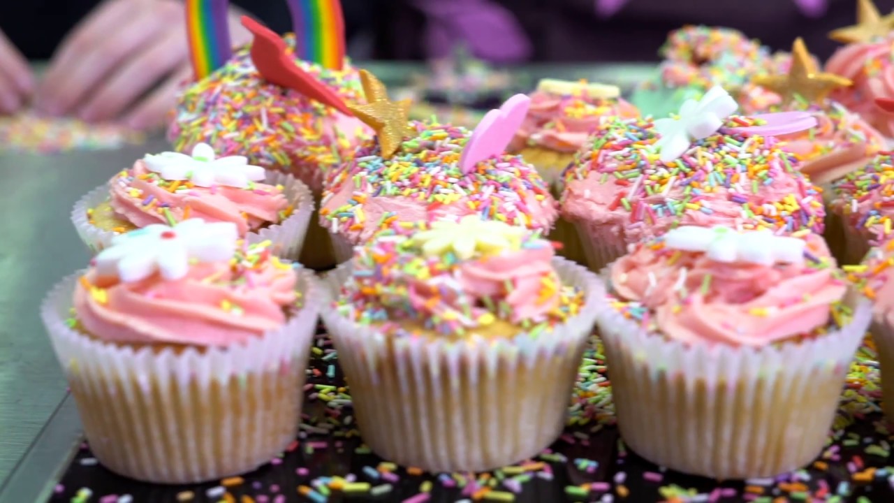 How to make vanilla cupcakes with Hummingbird Bakery and GOSH patient Rhiann | Bake it Better