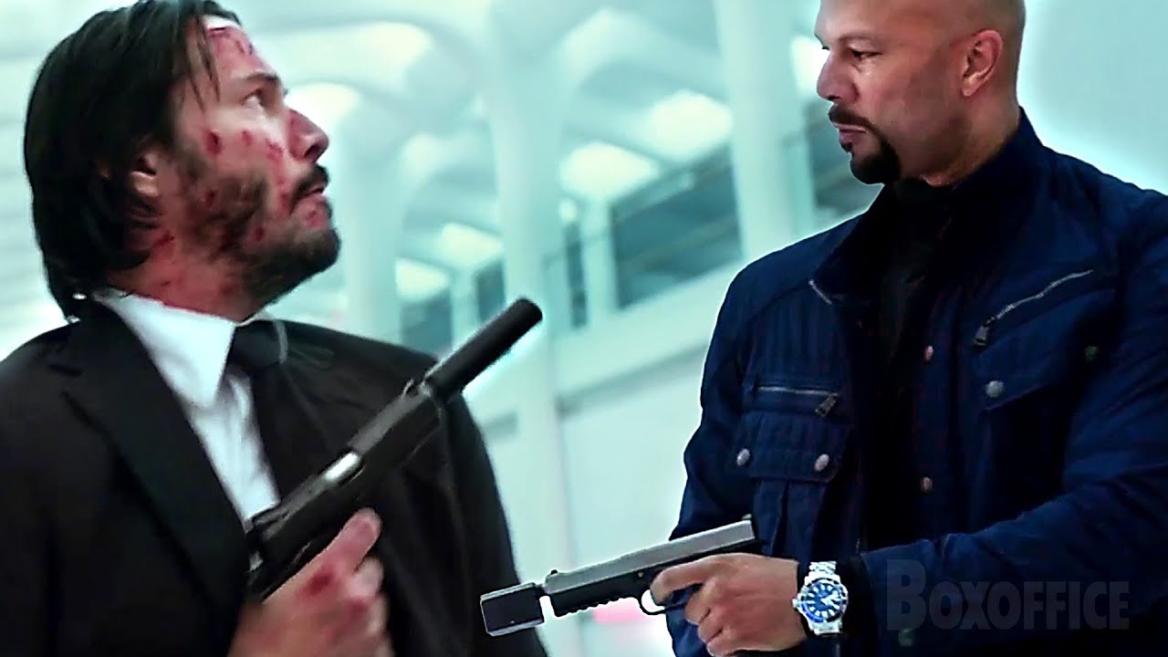 Pelea de silenciadores en el metro | John Wick 2 | Clip en Español