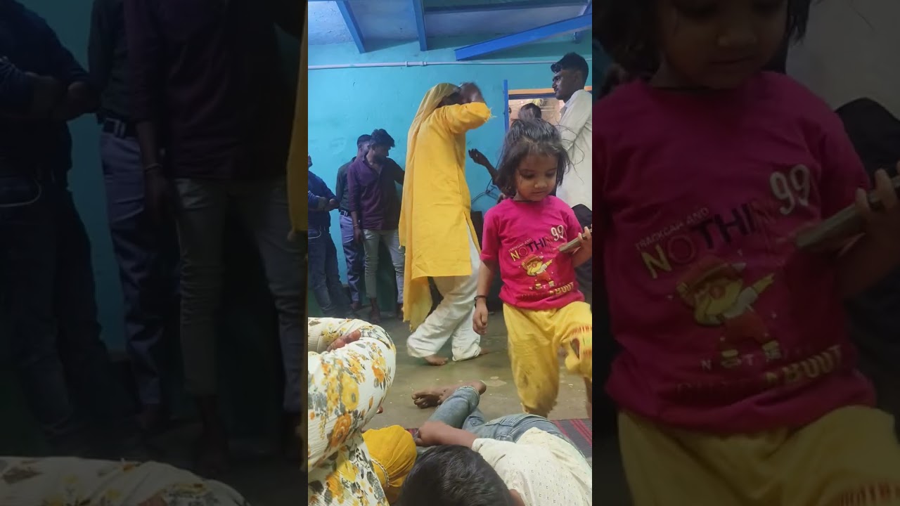 Mujhe naulakha Manga De re