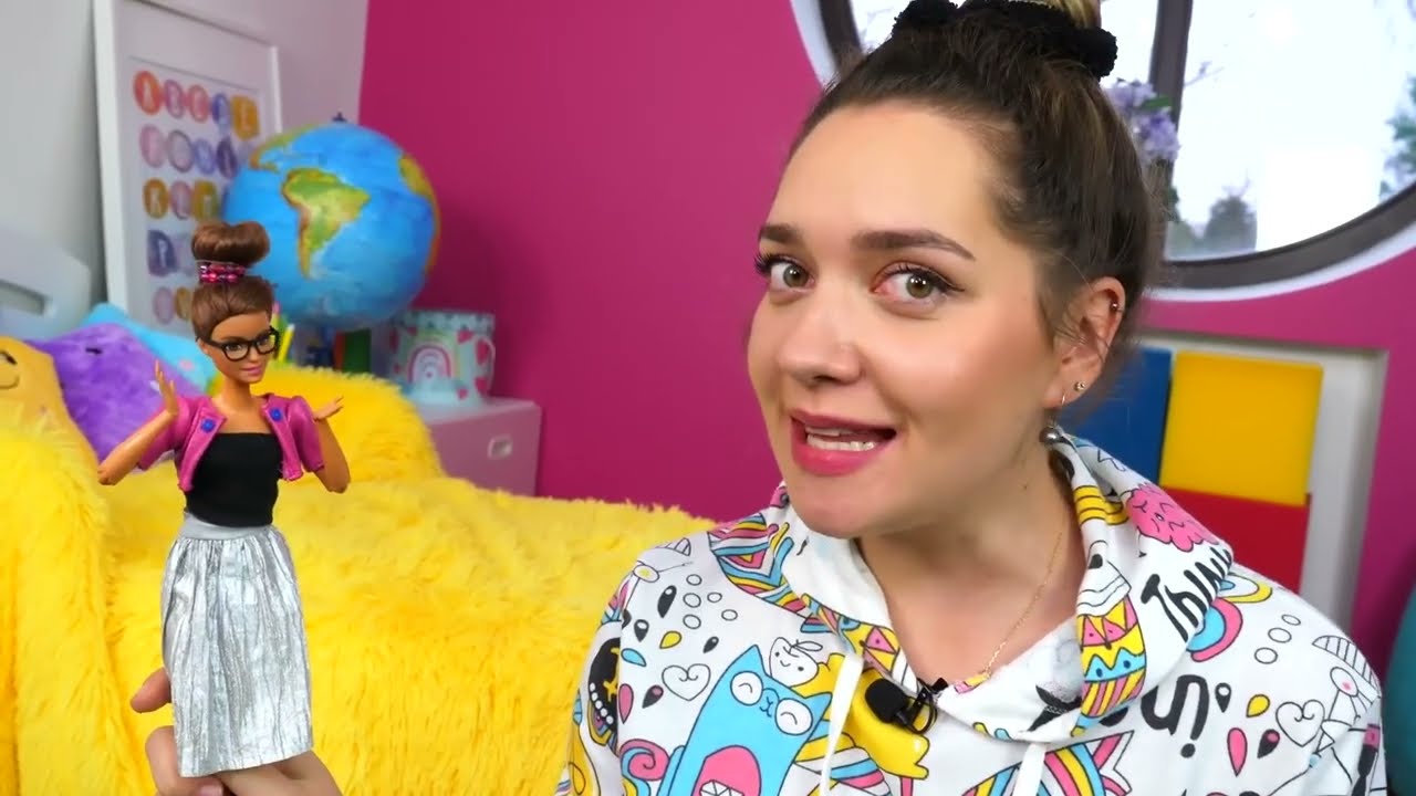 🎨 Peintures pour bébés. Jeux avec les poupées Baby Born et Barbie. Vidéos en français.
