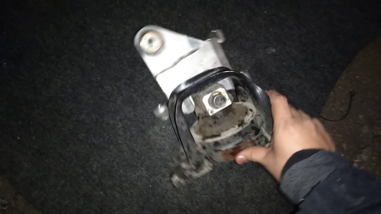 Cómo cambiar el soporte frontal derecho del motor del tiida | Parte 2