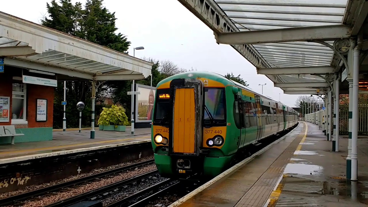 Trains at Worthing Railway Station - Sunday 25th February 2018