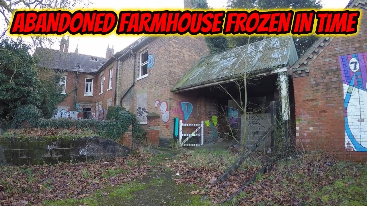 ABANDONED FARMHOUSE FROZEN IN TIME with things left behind Abandoned places UK