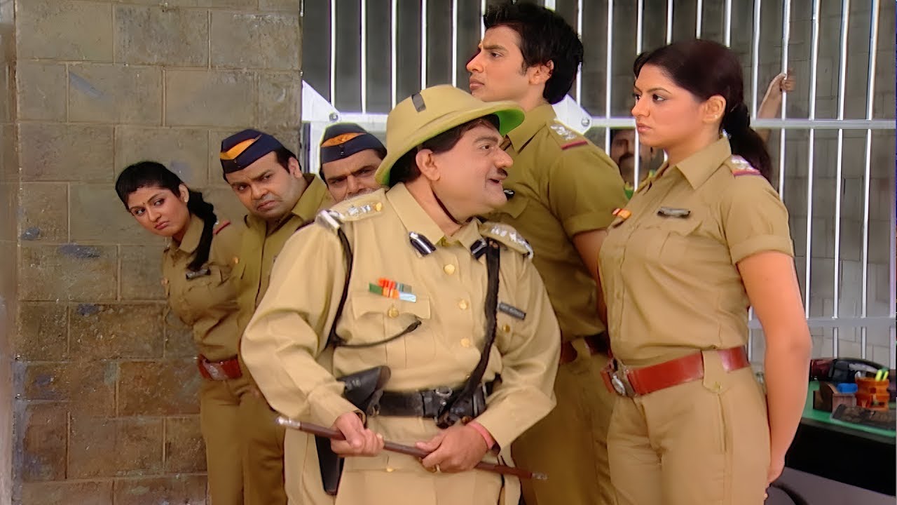 F.I.R | चंद्रमुखी चौटाला को हुआ जब थाने में आई S.H.O साहब से प्यार | Comedy Chowki