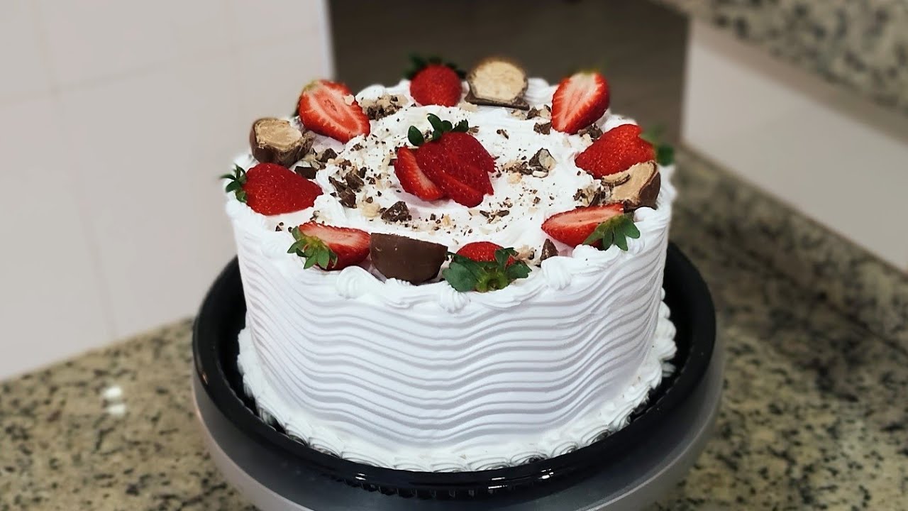 ESSE BOLO VENDE MUITO NAS PADARIAS E CONFEITARIAS | BOLO DE VITRINE | Confeitando com Lucas