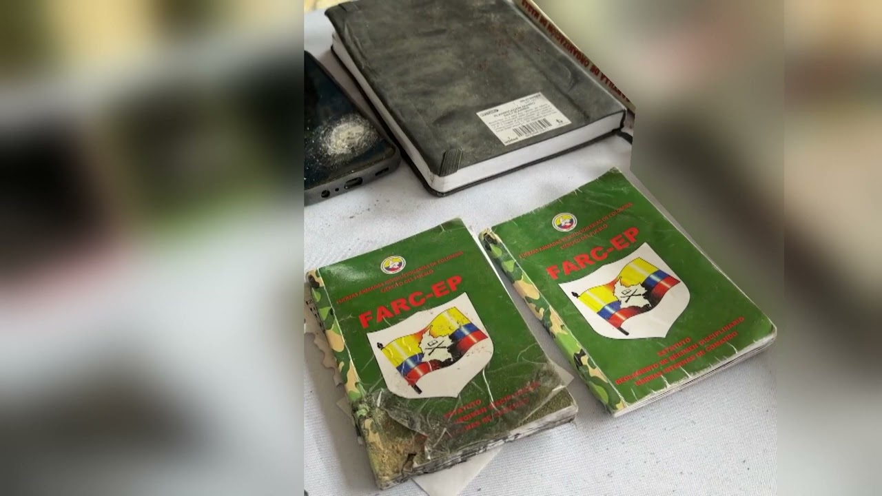 Incautaron tres cuadernos con información valiosa de las Farc en bombardeo a alias 'Ramiro'