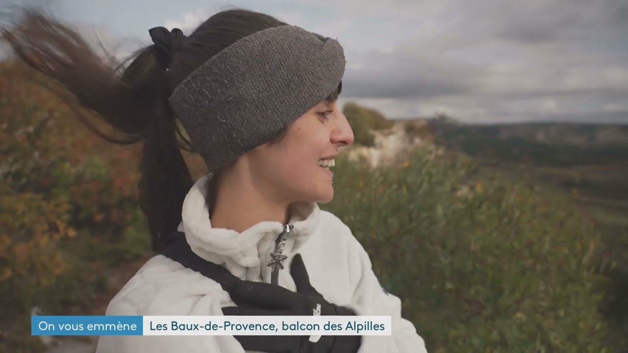 Entre falaises, château et santons : le charme complétement fou de ce village perché des Alpilles