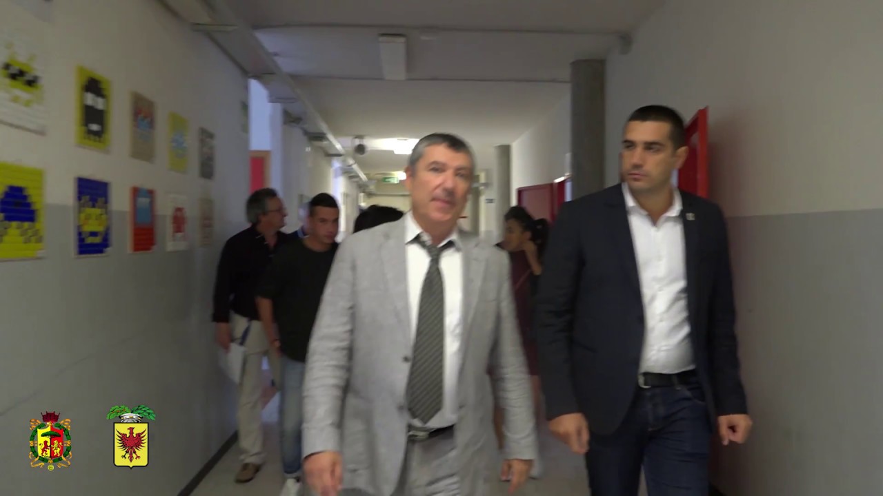 Il sindaco de Pascale in visita all'istituto Olivetti Callegari