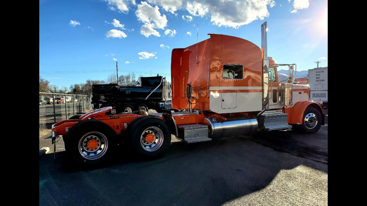 2022 OMAHA ORANGE TWO TONE  389 ULTRA.