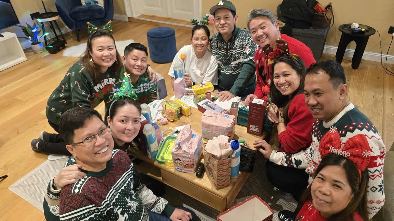 Budapest Christmas Party (Snow man po, instead Christmas tree. Nagkamali ako)