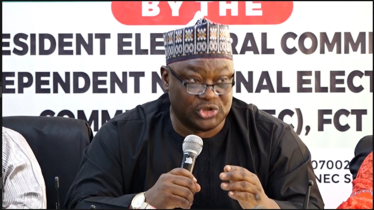 Избирательная комиссия Нигерии начала распределение избирательных бюллетеней для выборов в советы...