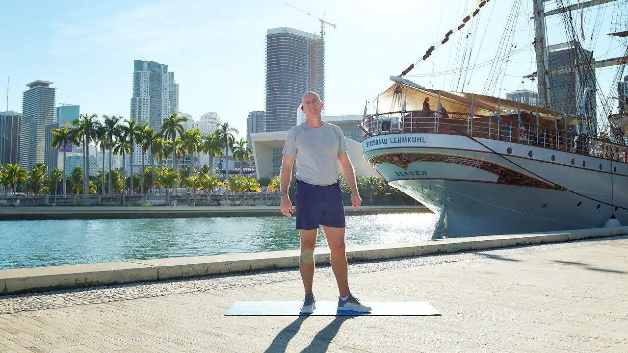 Stretch Out Your Hips and Back With This 15-Minute Mobility Workout