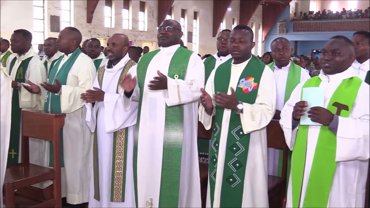 Kyrie et Gloria en Kinande (Mukama utughanyire + Eyihulu olukengerwa oko Nyamuhanga)