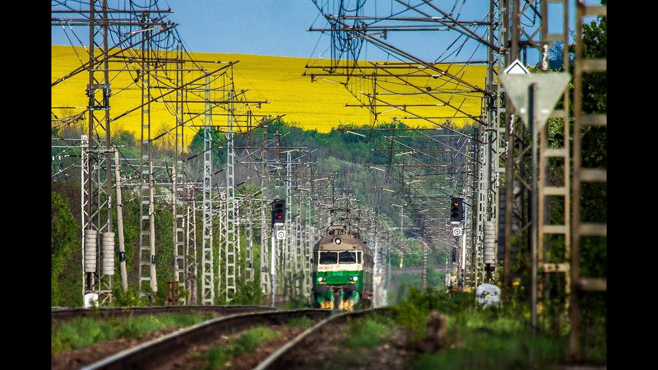 Trainspotting view Slovakia:🎥 One hour rail traffic on Širokorozchodná trať (line102) and line 190