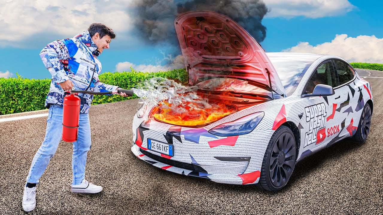 LA TESLA PRENDE FUOCO!! (PRANK)