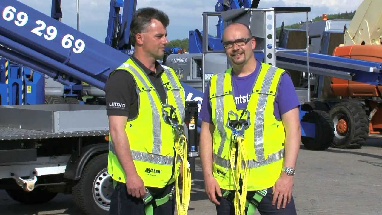 Einweisung in die Bedienung einer Arbeitsbühne am Beispiel einer LK270