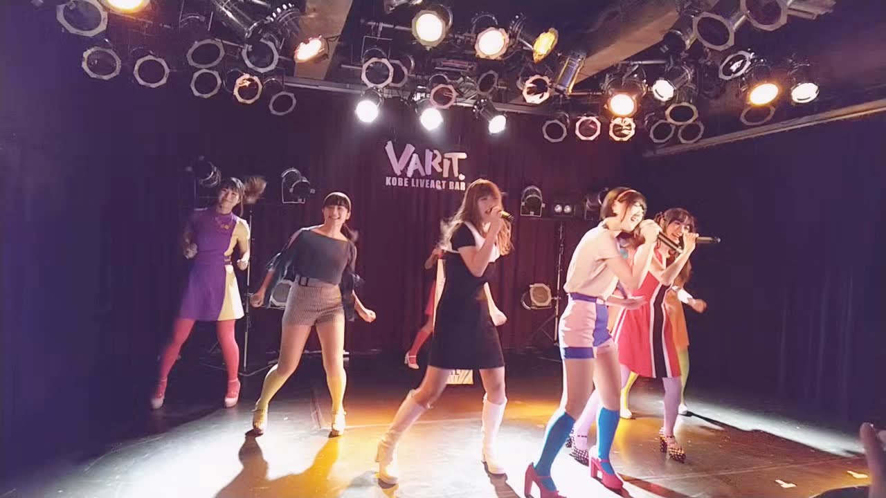 『勇気のしるし』民族ハッピー組